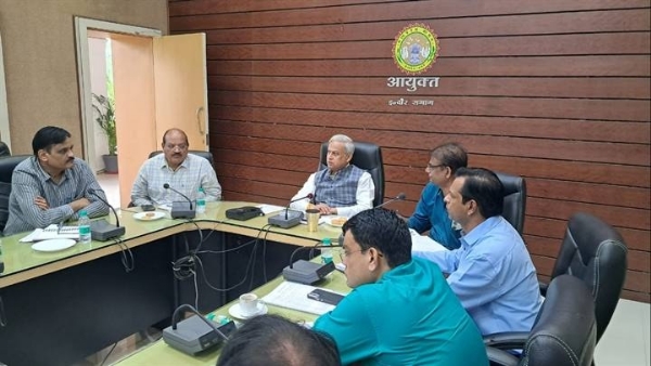 मौसमी बीमारियों के रोकथाम के संबंध में संभागीय समीक्षा