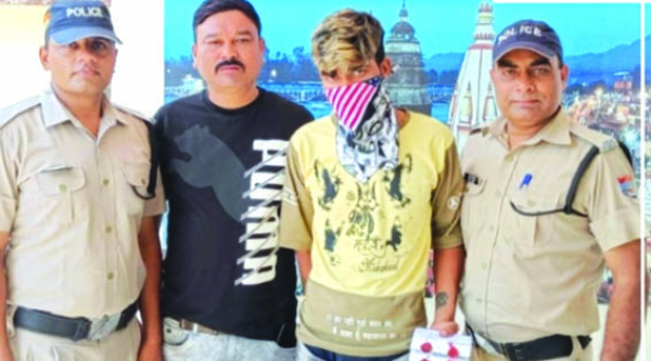 पुलिस गिरफ्त में आरोपित