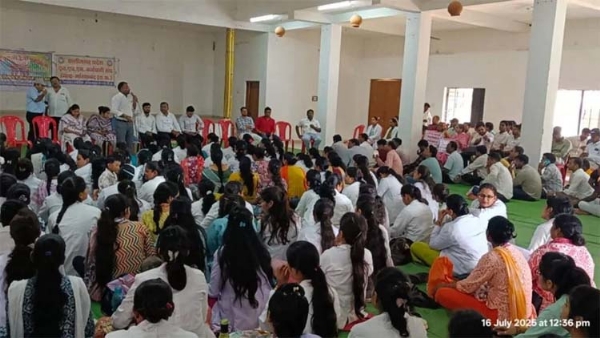 एनएचएम संविदा कर्मचारियों का प्रदर्शन