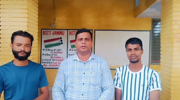 पूर्व पार्षद साहिल गुप्ता ने बिशनाह नगर पालिका के प्रदर्शनकारी सफाई कर्मचारियों को