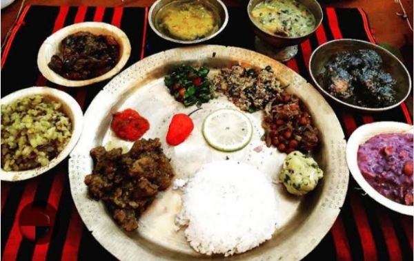 असमिया भोजन।