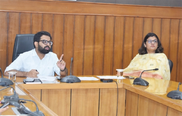 सोनीपत:अतिरिक्त उपायुक्त सरीन संबोधित करते हुए।