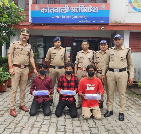 पुलिस की गिरफ्त में आरोपित।