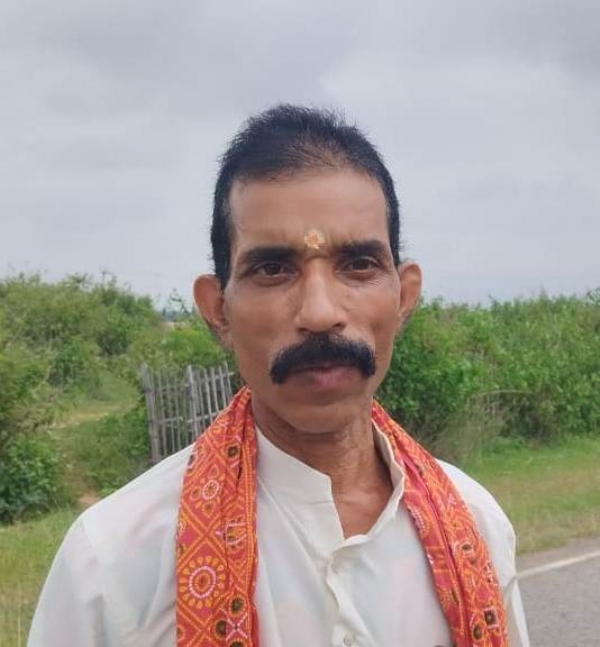 लोगों की आस्था और कौतुहल का केंद्र हैं महादेव टोली के विशाल पीपल पेड़ पर विराजमान शिवलिंग