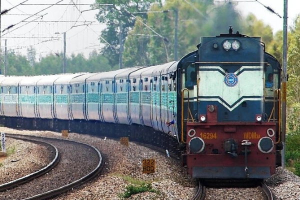परसनेऊ स्टेशन पर चार ट्रेनों का अस्थाई ठहराव