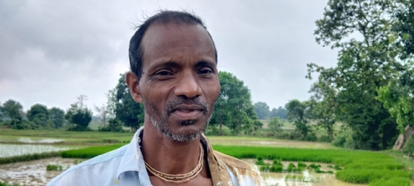 लोगों की आस्था और कौतुहल का केंद्र हैं महादेव टोली के विशाल पीपल पेड़ पर विराजमान शिवलिंग