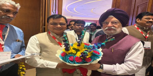 केंद्रीय मंत्री हरदीप सिंह पूरी से नागपुर-झारसुगुड़ा नेचुरल गैस पाइपलाइन के काम को तेजी से पूर्ण कराने आग्रह
