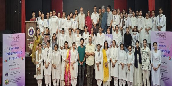 रंगयुग द्वारा आयोजित समर इंटर्नशिप प्रोग्राम 2025 का समापन, छात्राओं ने प्रस्तुत किया मेरी आवाज़