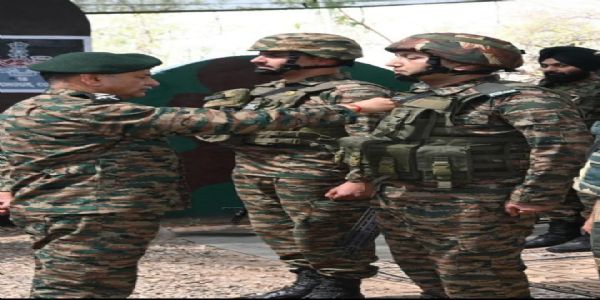 ऑपरेशन सिंदूर में साहस तथा वीरता के लिए जवान अमित कुमार कमेंडेशन कार्ड से सम्मानित