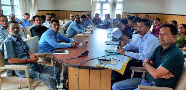 बीएलओ सुपरवाइजर और बूथ स्तर अधिकारियों के लिए आयोजित कार्यशाला में प्रतिभागी।