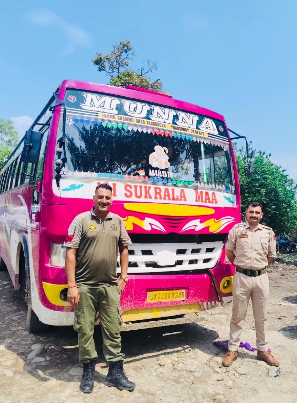 जम्मू पुलिस ने अखनूर में चोरी हुई बस 24 घंटे के भीतर बरामद की