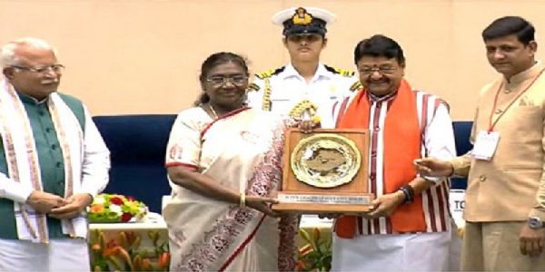 देश के सबसे स्वच्छ का सम्मान लेकर पहुंची टीम का इंदौर में हुआ भव्य स्वागत