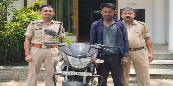 शातिर बाइक चोर गिरफ्तार