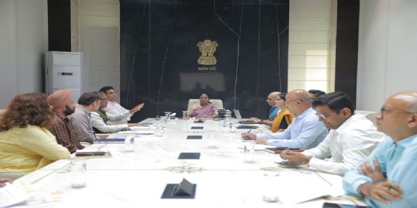 मुख्यमंत्री ने सरकारी मुकदमों का बोझ कम करने पर दिया जोर