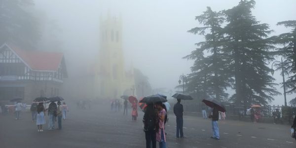 हिमाचल में छह दिन तक भारी वर्षा का अलर्ट, बाढ़ की चेतावनी, 250 सड़कें बंद