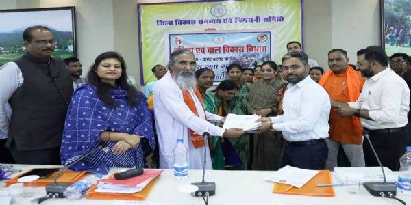 वीर सिपाहियों की कलाई न रहे सूनी -छत्तीसगढ़ की बहनों ने भेजे रक्षासूत्र और लिखे पत्र