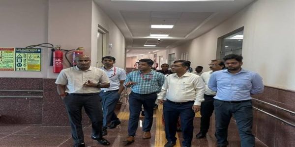 प्रत्येक व्यक्ति को गरिमापूर्ण जीवन, समुचित देखभाल और मानसिक संबल के निरंतर प्रयास किए जाएं: कलेक्टर