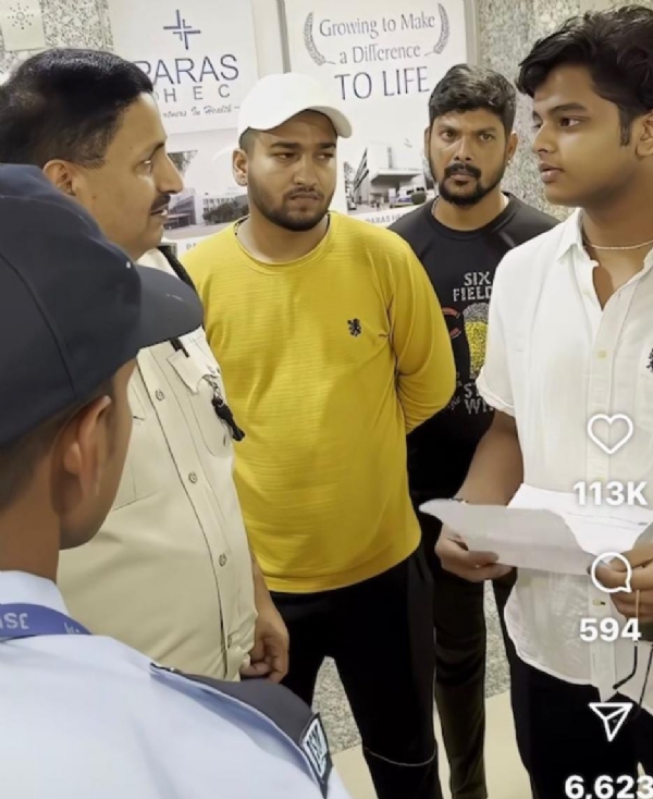 रिम्‍स में निरीक्षण करता मंत्री का बेटा कृष