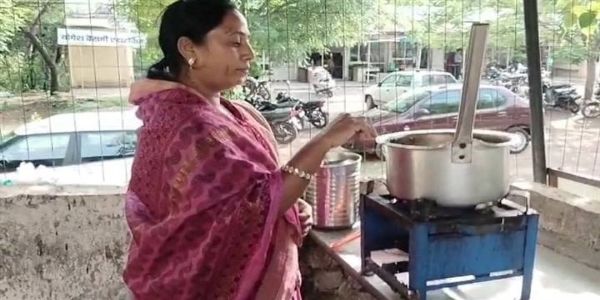 नीमचः दीदी कैफे बना ग्रामीण महिलाओं की आय बढ़ाने का साधन, अपने परिवार का कर रही भरण पोषण