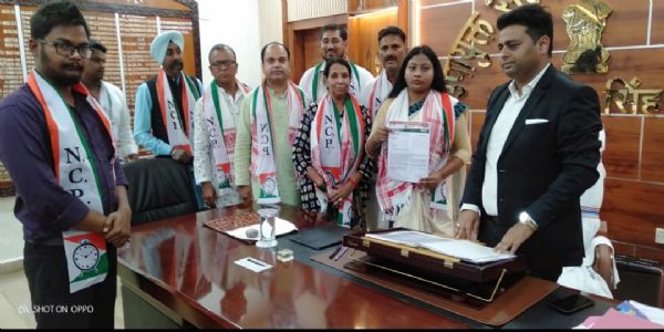 जाति प्रमाण पत्र जारी करने की मांग को लेकर मोर्चा का प्रदर्शन