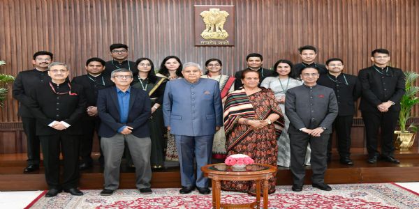 कोचिंग सेंटरों का न हो बाजारीकरणः धनखड़