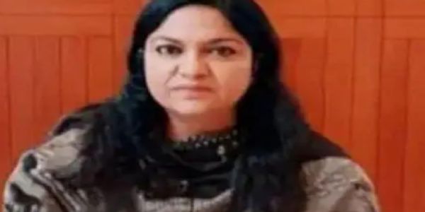 आईएएस पूजा सिंघल के खिलाफ ईडी ने अदालत से मांगी अभियोजन स्वीकृति