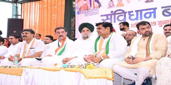 भाजपा पर संवैधानिक संस्थाओं को कुचलने का आरोप