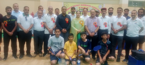 नाहन इंडोर  स्टेडियम में आरम्भ हुई जिला स्तरीय अंडर 19  बैडमिंटन प्रतियोगिता