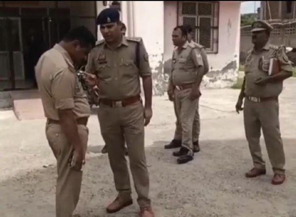 धारदार हथियार से बुजुर्ग की हत्या