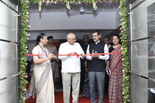 मुख्यमंत्री ने गुजरात राज्य इंस्टीट्यूशन फॉर ट्रांसफॉर्मेशन के नवनिर्मित कार्यालय का उद्घाटन किया