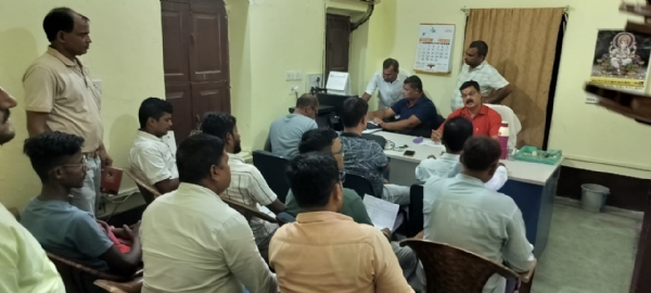 कैंप में आवेदन के लिए जुटे किसान