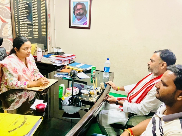 डीटीओ से मिलते अमित