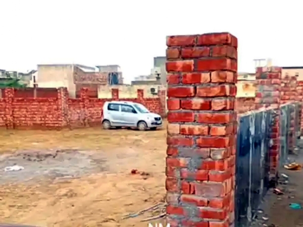 नगरपालिका द्वारा बनाया जा रहा। पार्क।
