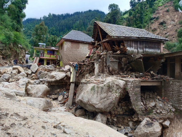 सराज क्षेत्र में हुई तबाही का मंजर।