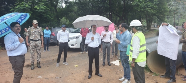 कोरबा कलेक्टर ने  एतमानगर  के  निर्माणाधीन जल शोधन संयंत्र का किया औचक निरीक्षण