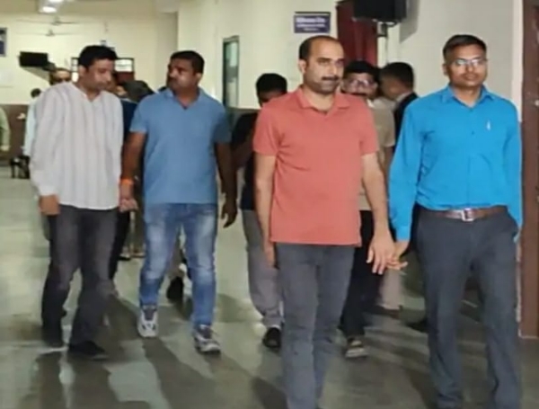 गिरफ्तार छह आरोपितों को सीबीआई ने विशेष न्यायालय में पेश किया