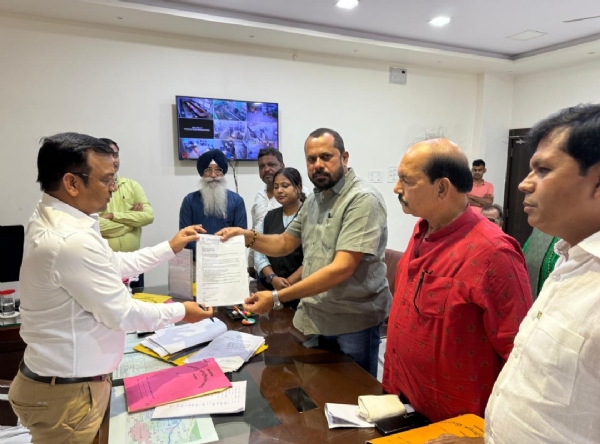 कांग्रेस का धरना और प्रदर्शन