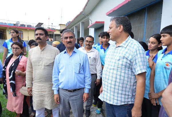 मुख्यमंत्री ने किया सरकाघाट में कन्या खेल छात्रावास का दौरा।