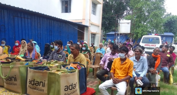 कार्यक्रम में मौजूद लोग