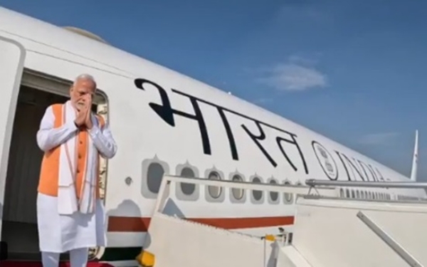 नई दिल्ली से 02 जुलाई को घाना रवाना होते प्रधानमंत्री नरेन्द्र मोदी।