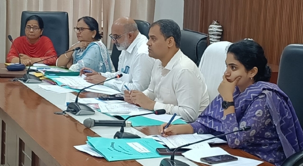 जिलाधिकारी अनुज सिंह की अध्यक्षता में जिला स्वास्थ्य समिति की बैठक सम्ंपन