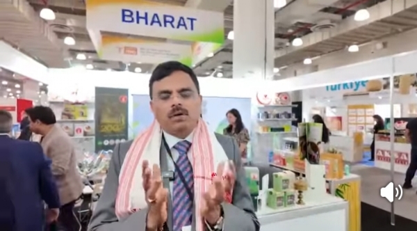 न्यूयॉर्क के फैंसी फूड शो में असम के अतुल्य चाय पर बोलते हुए असम सरकार के मुख्य सचिव डॉ रवि कोटा।