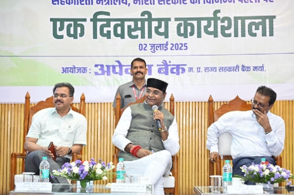 सहकारी कार्यशाला को संबोधित करते हुए मंत्री विश्‍वास कैलाश सारंग