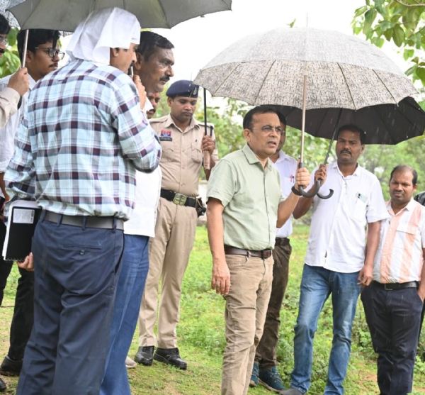 जांजगीर कलेक्टर जन्मेजय महोबे ने किया बीडीएम अस्पताल, सीवरेज ट्रीटमेंट प्लांट, हनुमान धारा का निरीक्षण