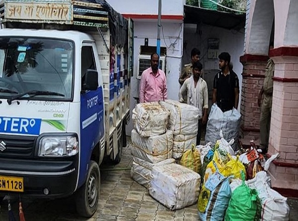 गत्ते में पैक करोड़ों ऑक्सीटोसिन इंजेक्शन