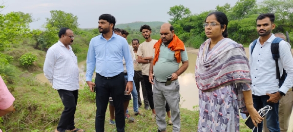 घटना स्थल पर उपस्थित प्रशासन के अधिकारी