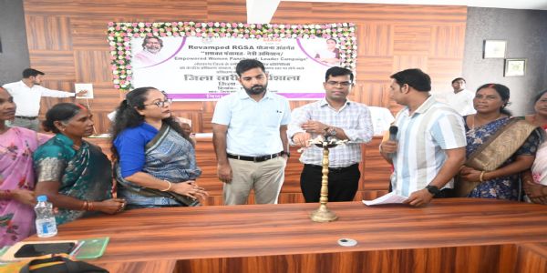 समाज में महिलाओं का सशक्त होना बहुत जरूरी है : उपायुक्त