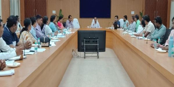 कोरबा : आयुष्मान में फर्जी क्लेम को रोकने कलेक्टर ने सीएमएचओ और बीएमओ को निगरानी के दिए निर्देश