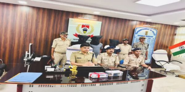 ग्रामीणों ने तीन संदिग्ध युवकों की पिटाई कर किया पुलिस के हवाले