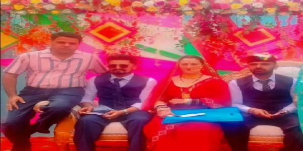शिलाई क्षेत्र में जोड़ीदार प्रथा आज भी बरकरार, दो सगे भाइयों ने लाई एक दुल्हन